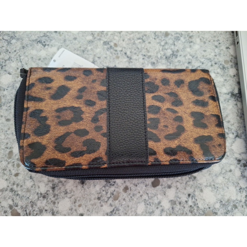 Mundi Faux Leather Women's Cheetah Leopard Animal Print Pattern Wallet NWT